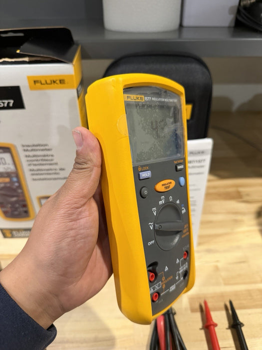 FLUKE 1577 INSULATION MULTIMETER WITH LEADS & CASE TESTED