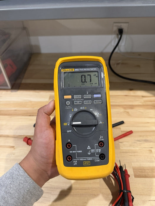 FLUKE 28 II TRUE RMS MULTIMETER WITH LEADS & CLIPS TESTED