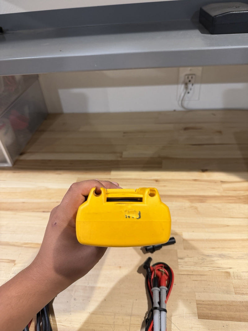 FLUKE 1587 DIGITAL INSULATION TESTER KIT W LEADS - SHIPS FAST