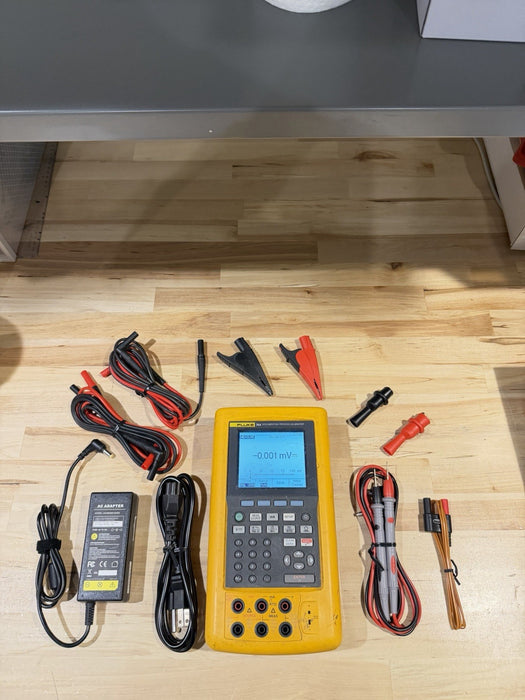 FLUKE 744 DOCUMENTING PRCESS CALIBRATOR W/ LEADS & CHARGER (CALIBRATED 2025)