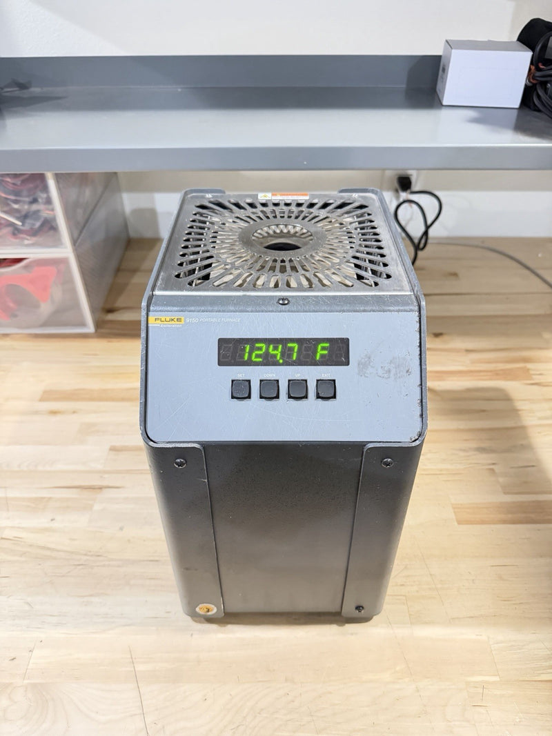FLUKE 9150 PORTABLE FURNACE WITH CHARGER TESTED