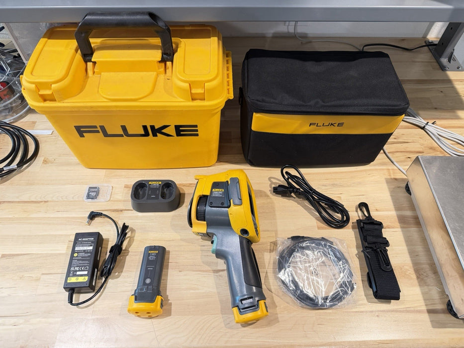 FLUKE TI480PRO IR CAMERA 60HZ 640 X 480 2 BATTERIES W/ CHARGE & CASE -SHIPS FREE