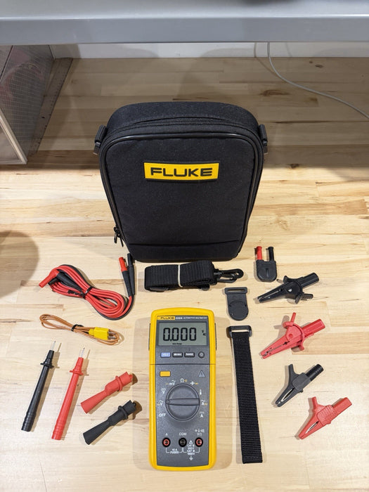 FLUKE 233/A REMOTE DISPLAY AUTOMOTIVE DIGITAL  MULTIMETER KIT (SHIPS FAST)