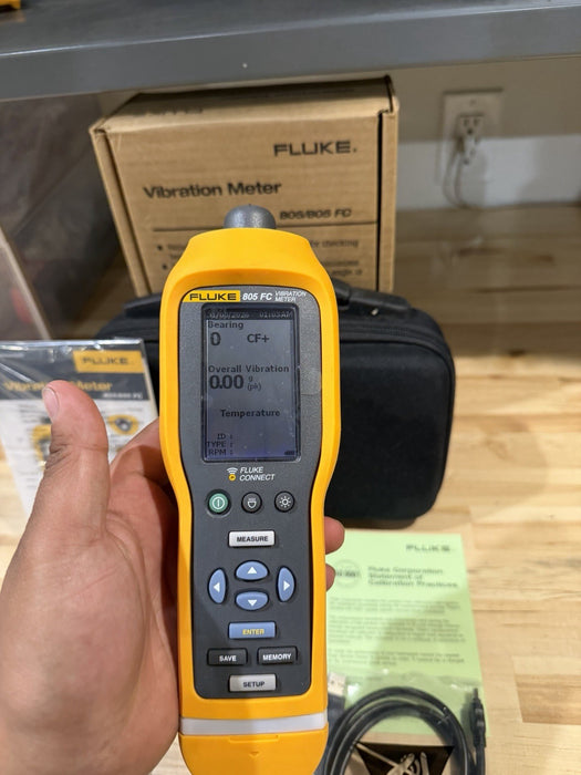 FLUKE 805 FC VIBRATION METER W / ACCESSORIES (NEW FACTORY SEALED) SHIPS FAST