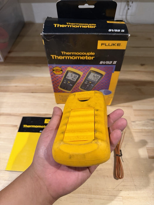 FLUKE 52 II THERMOMETER WITH PROBE CALIBRATED 2026