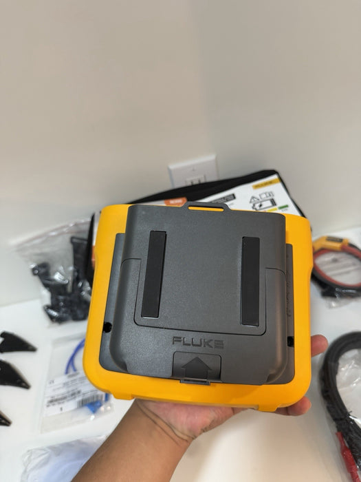 FLUKE 3540 FC 3-PHASE POWER MONITOR WITH ACCESSORIES TESTED NEW