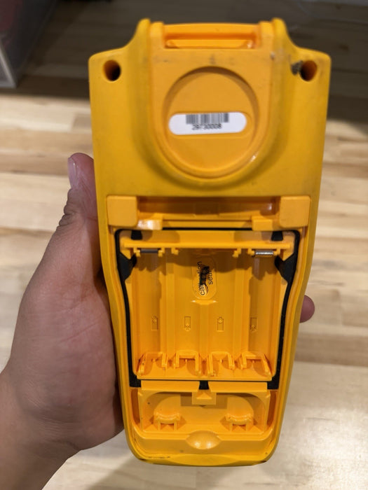 FLUKE 714B THERMOCOUPLE CALIBRATOR FOR PARTS
