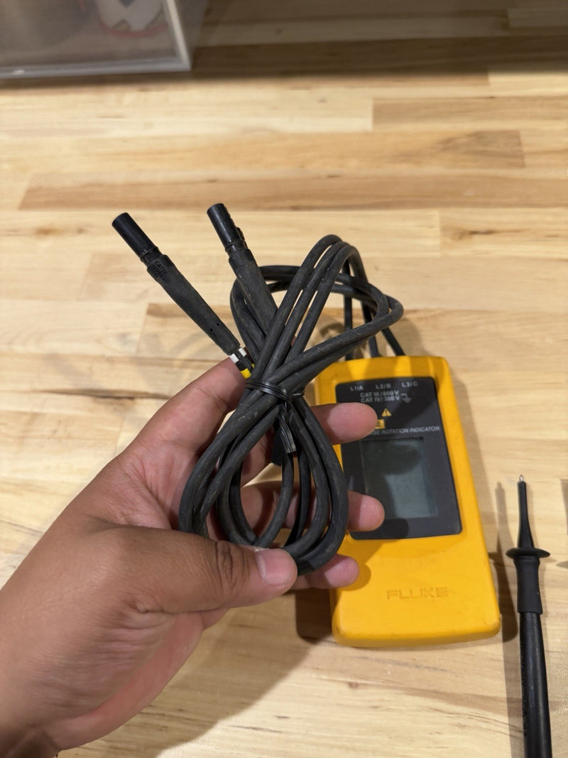 FLUKE 9040 DIGITAL PHASE ROTATION INDICATOR METER TESTED