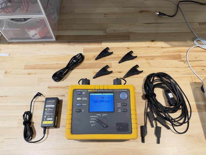 FLUKE 1735 THREE-PHASE POWER LOGGER WITH PROBES & CHARGER TESTED