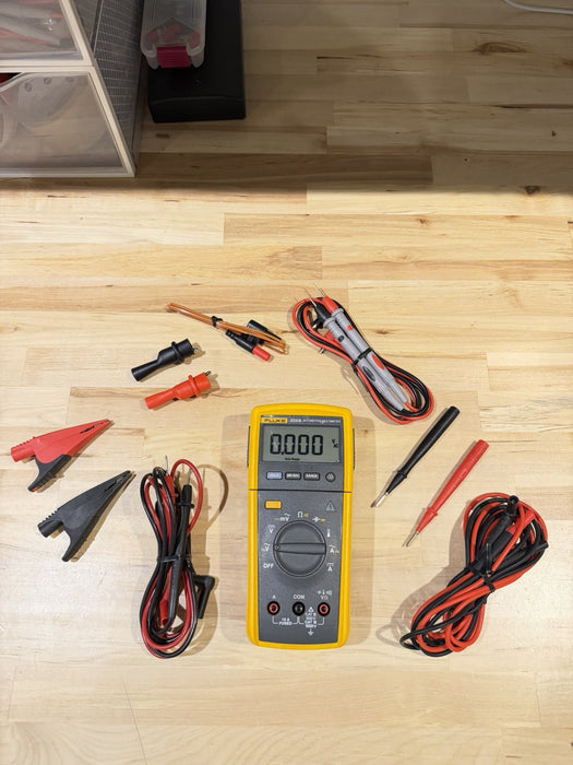 FLUKE 233A REMOTE DISPLAY AUTOMOTIVE DIGITAL  MULTIMETER KIT (FREE SHIPPING)
