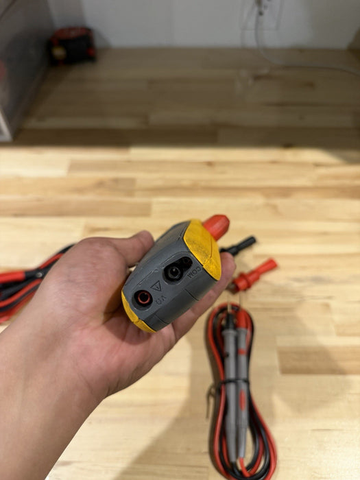 FLUKE 376 AC/DC TRUE RMS WIRELESS CLAMP METER W /LEADS & CLIPS -SHIPS FAST