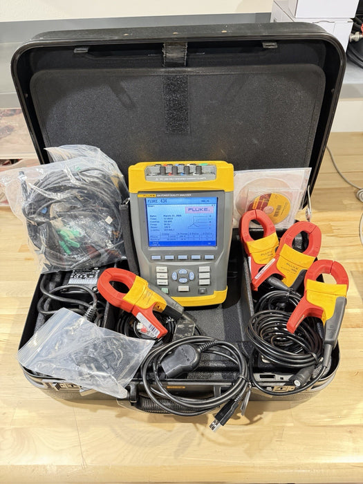 FLUKE 434 SERIES POWER QUALITY ANALYZER KIT W/ACCESSORIES - SHIPS FREE (TESTED)