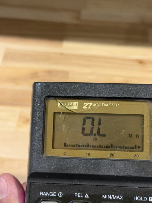 FLUKE 27 DIGITAL MULTIMETER W/LEADS - SHIPS FAST