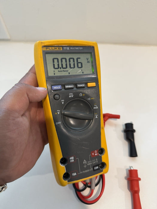 FLUKE 77-IV MULTIMETER W LEAD SET & CLIPS TESTED