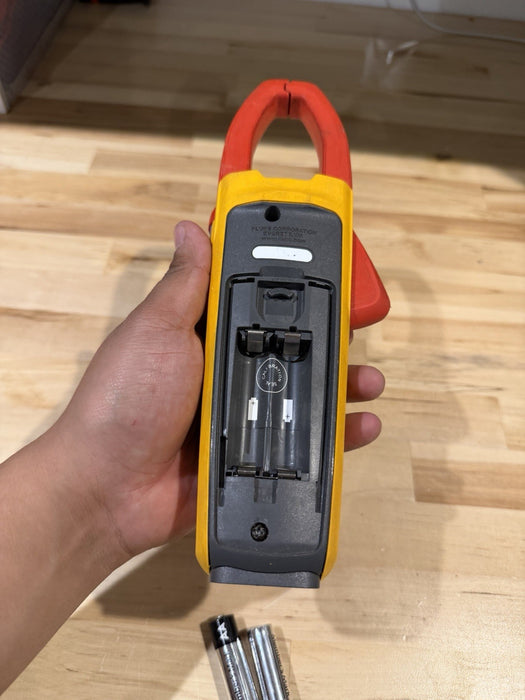 FLUKE 374 TRUE RMS CLAMP METER FOR PARTS