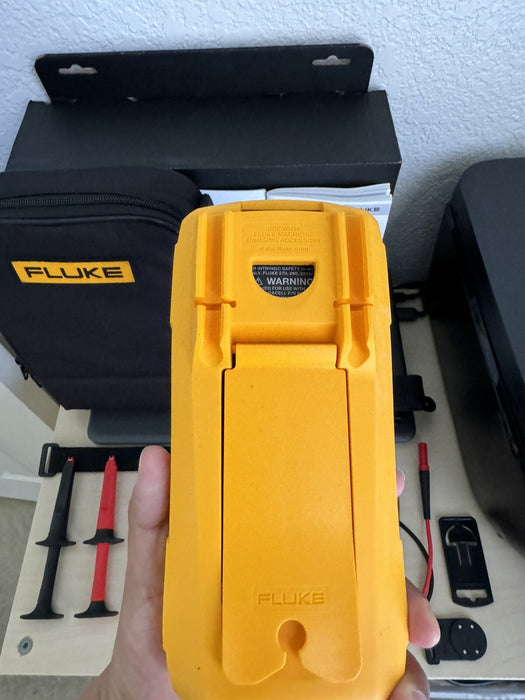 Fluke 87V-MAX/E2 KIT Industrial True RMS Heavy Duty Mulitmeter (MFG 2024) NEW