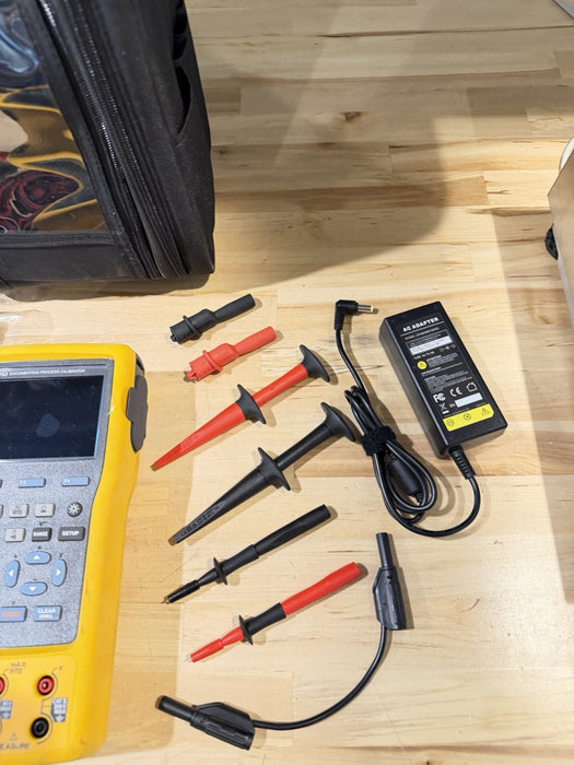 FLUKE 753 DOCUMENTING PROCESS CALIBRATOR WITH ACCESSORIES CALIBRATED 2025