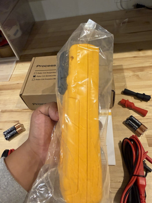 FLUKE 725 MULTIFUNCTION PROCESS CALIBRATOR NEW