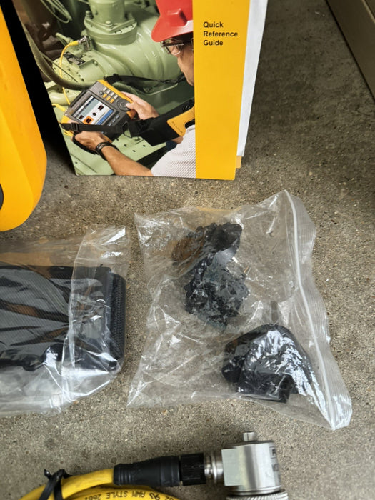 Fluke 810 Vibration Tester W/ Tachometer & Triaxial Accelerometer & Case