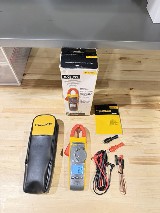 FLUKE 902 FC TRUE RMS HVAC CLAMP METER WITH CASE & LEADS