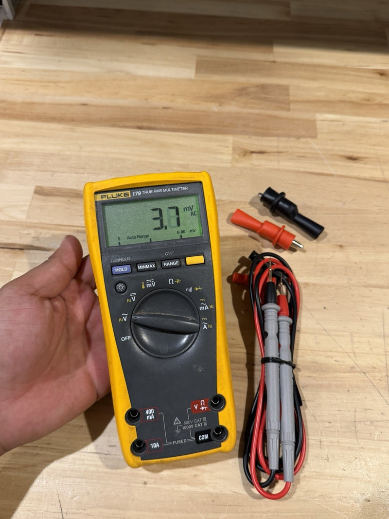 FLUKE 179 MULTIMETER W/ LEADS & CLIPS (SHIPS FAST)
