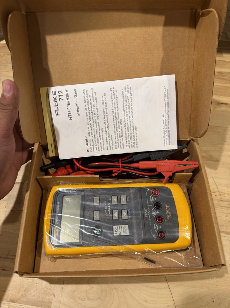 FLUKE 712 RTD CALIBRATOR KIT (NEW) FREE SHIPPING