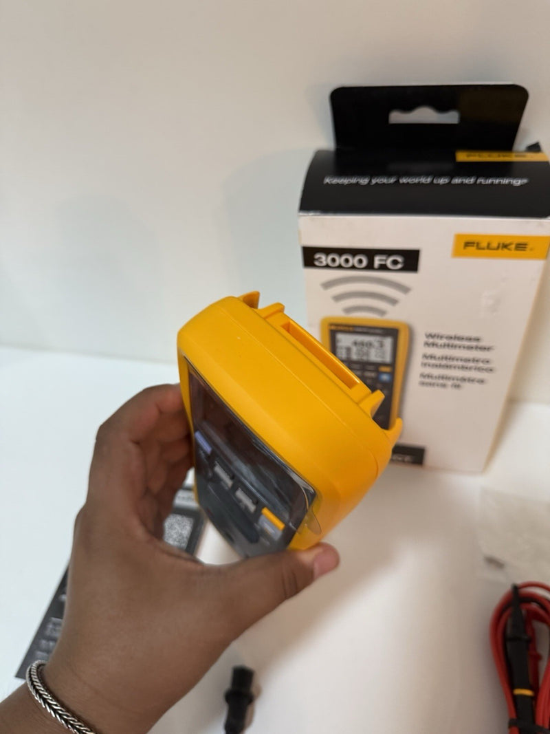 FLUKE 3000 FC WIRELESS DIGITAL MULTIMETER MFD 2025