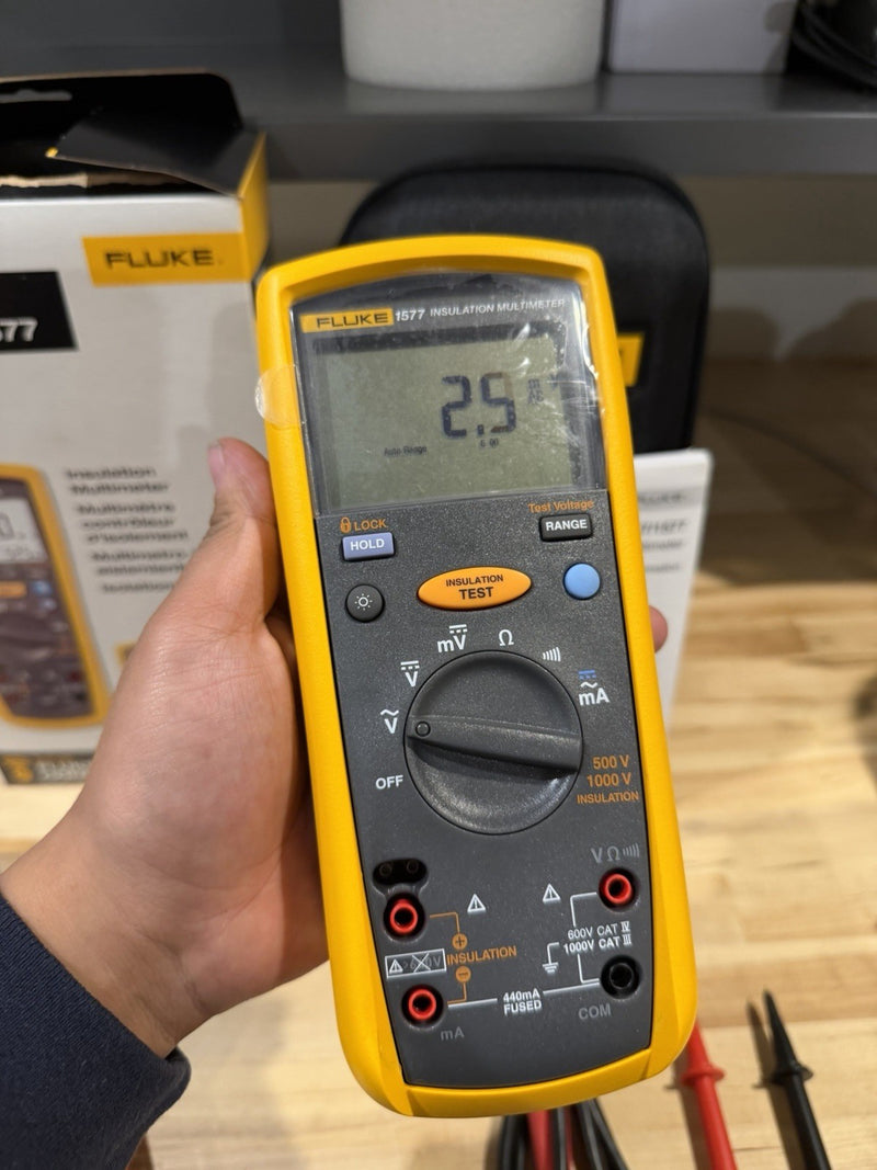 FLUKE 1577 INSULATION MULTIMETER W/ LEADS & CASE TESTED SHIPS FAST