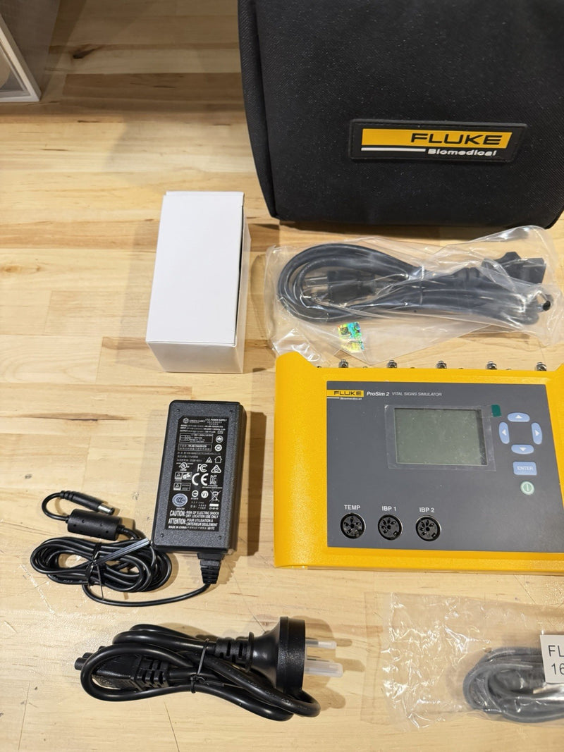 FLUKE BIOMEDICAL PROSIM 2 VITAL SIGNS SIMULATOR W/ ACCESSORIES (NEW)