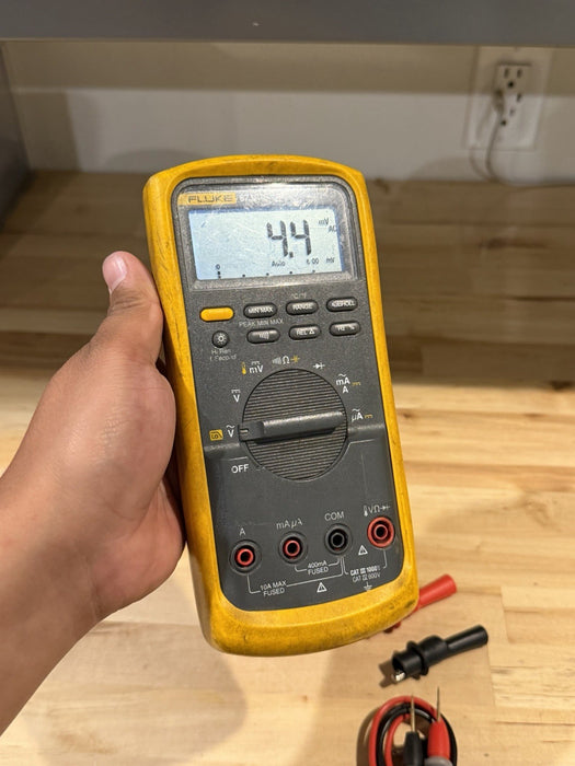 FLUKE 87V TRUE RMS MULTIMETER W/ LEADS (TESTED) SHIPS FAST