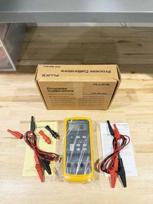 FLUKE 712 RTD CALIBRATOR KIT (NEW) FREE SHIPPING