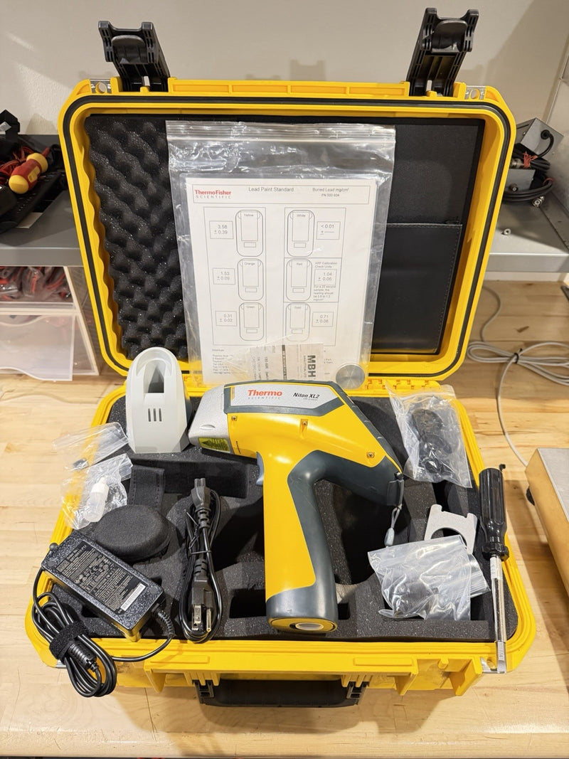 THERMO SCIENTIFIC NITON XL2 700 XRF ANALYZER W/ ACCESSORIES (TESTED) SHIPS FREE