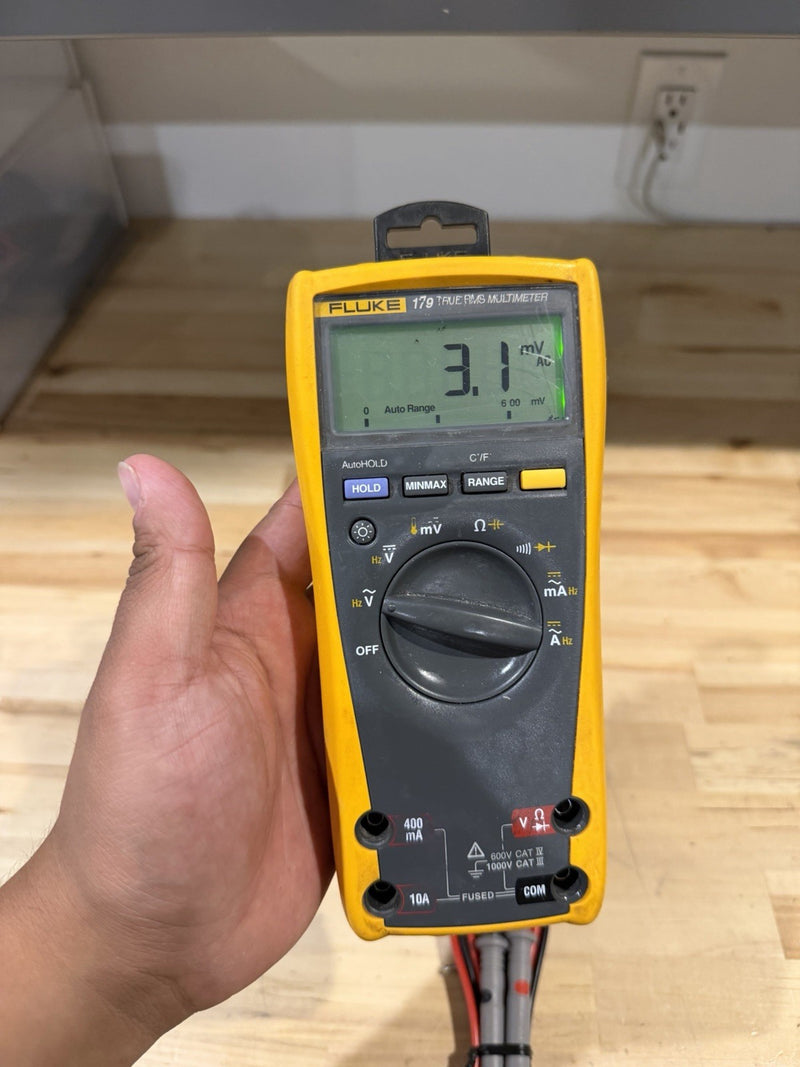 FLUKE 179 MULTIMETER WITH LEADS & CLIPS