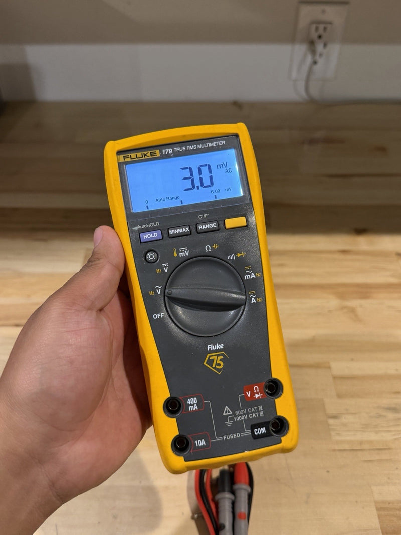 FLUKE 179 MULTIMETER WITH LEADS & CLIPS
