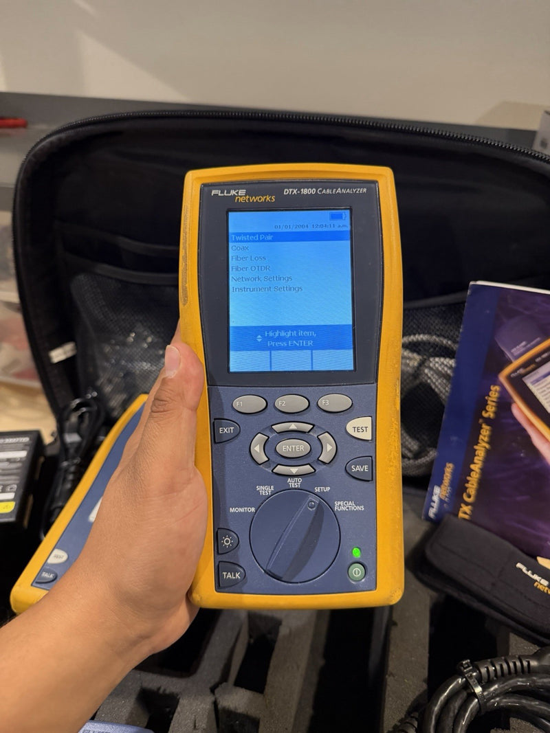 FLUKE NETWORKS DTX-1800 DTX CABLE ANALYZER KIT & PLA001 TESTED