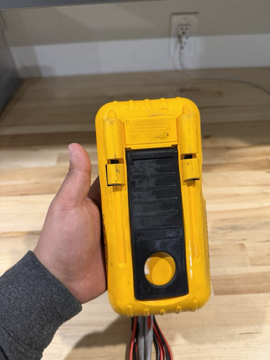 FLUKE 87 TRUE RMS MULTIMETER W/LEADS & CLIPS - SHIPS FAST