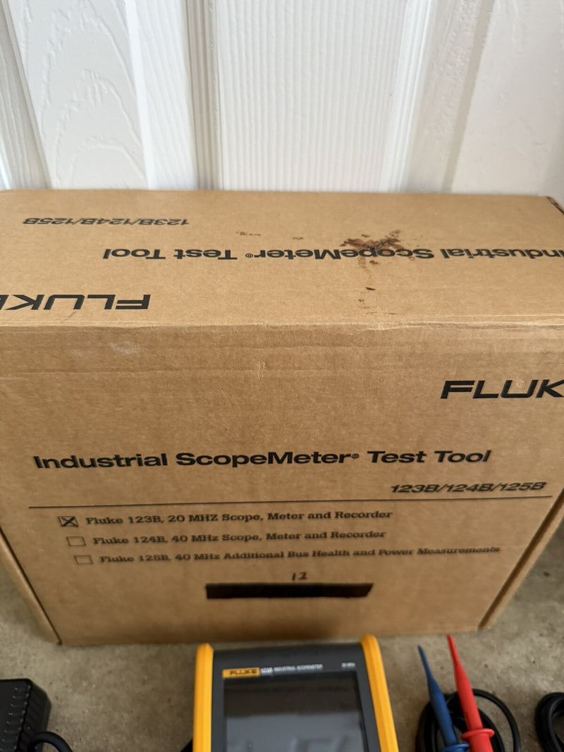 FLUKE 123B INDUSTRIAL SCOPE METER OSCILLOSCOPE 20 MHZ