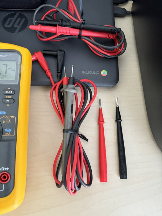 FLUKE 787 PROCESS METER WITH ACCESSORIES & BAG