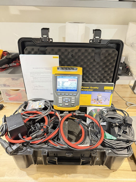 FLUKE 435 POWER QUALITY & ENERGY ANALYZER W/ ACCESSORIES & CHARGER-SHIPS FREE