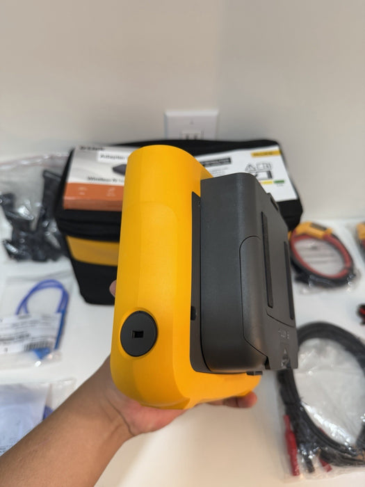FLUKE 3540 FC 3-PHASE POWER MONITOR WITH ACCESSORIES TESTED NEW