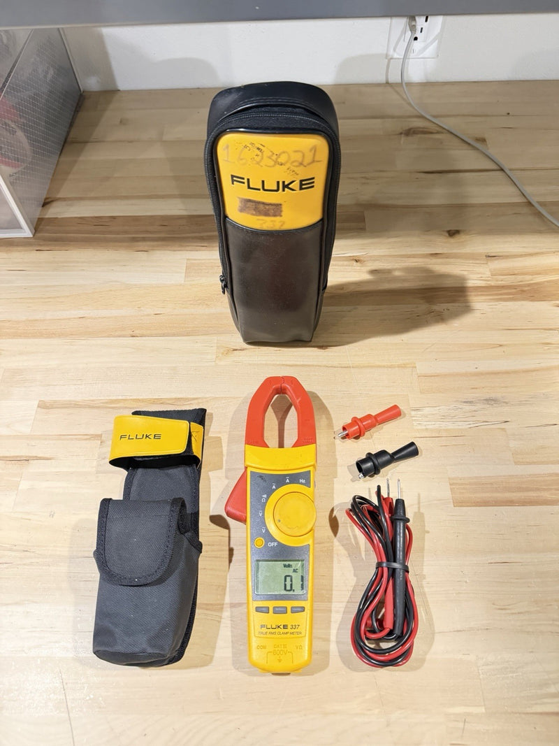 FLUKE 337 TRUE RMS AC/DC CLAMP METER WITH LEADS & BAG