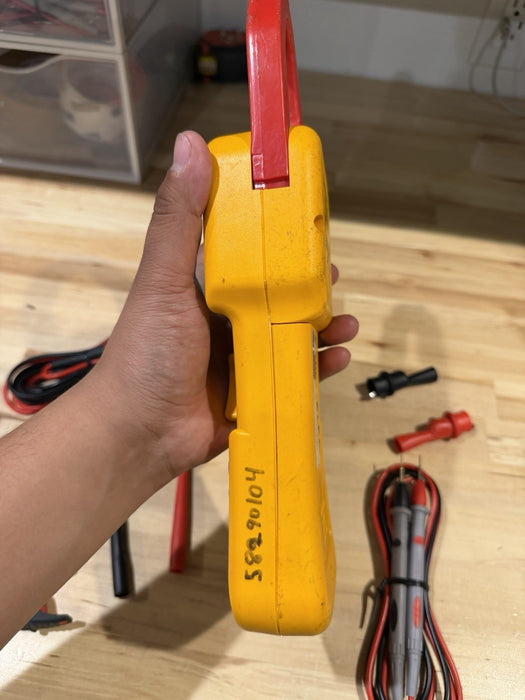 FLUKE 355 AC/DC CLAMP METER WITH ACCESSORIES