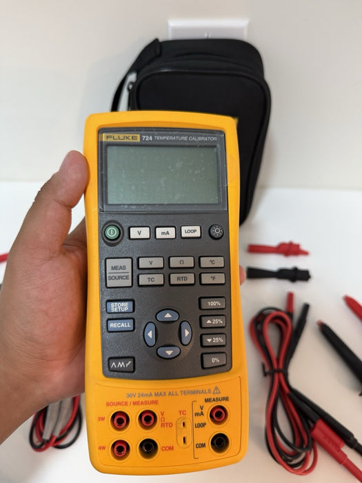 FLUKE 724 TEMPERATURE CALIBRATOR METER WITH ACCESSORIES