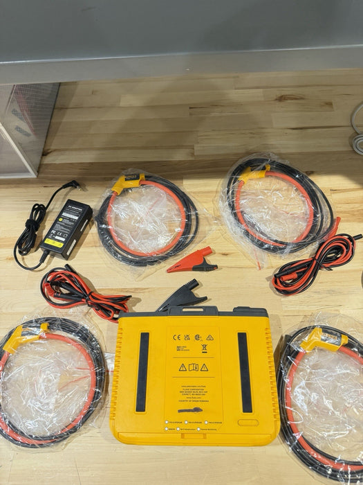 FLUKE 1748 3 PHASE POWER QUALITY LOGGER & ACCESSORIES (TESTED) - FREE SHIPPING
