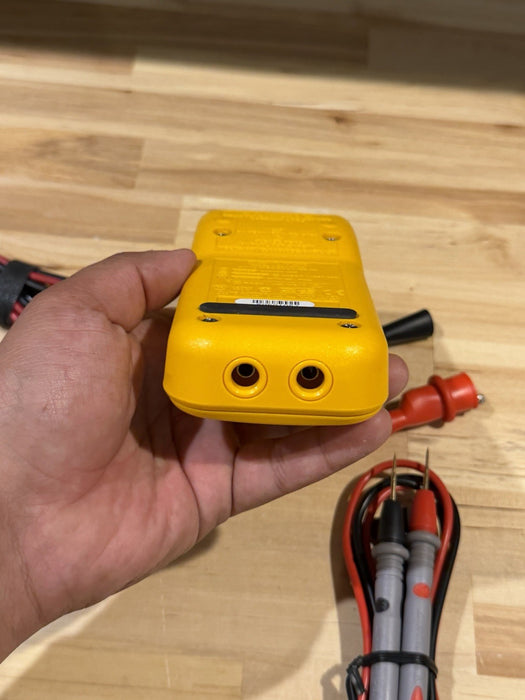 FLUKE 7-600 ELECTRICAL TESTER W/ LEADS & CLIPS (SHIPS FAST) TESTED
