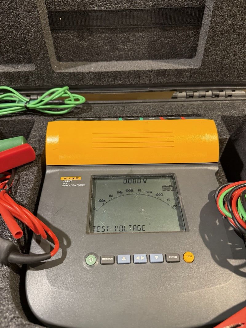 FLUKE 1550C 5KV INSULATION TESTER W LEADS & CASE - FREE SHIPPING