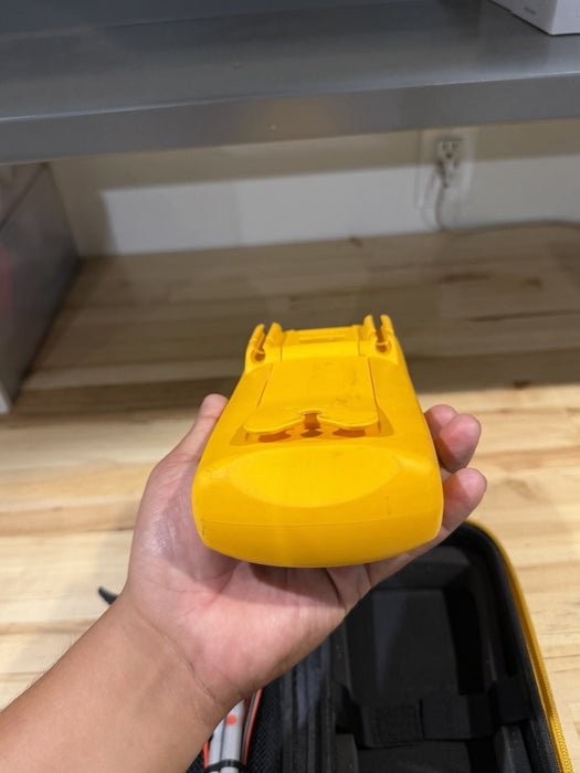 FLUKE 87V TRUE RMS MULTIMETER W/ LEADS (TESTED) SHIPS FAST BAG