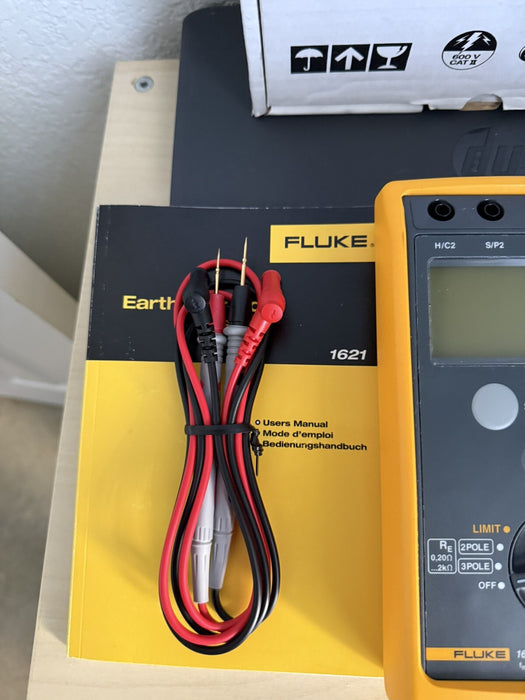 FLUKE 1621 EARTH GROUND TESTER WITH LEADS & ACCESSORIES TESTED