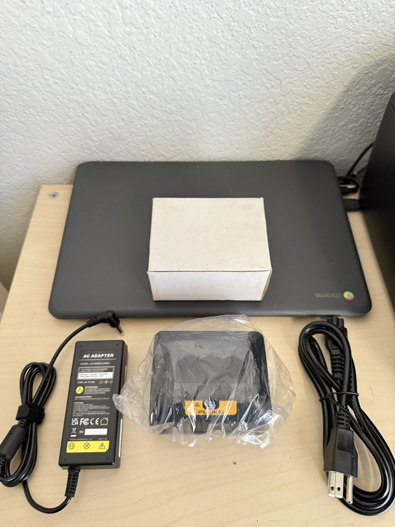 FLUKE BC7217 BATTERY CHARGER FOR BP72XX FLUKE 744, 743B, 741B, 702, 701 USA MADE