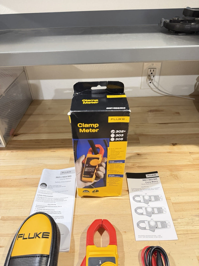FLUKE 302+ CLAMP METER (NEW SEALED) SHIPS FAST